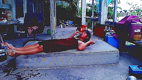 Asian ladyboy enjoys nothing but her body outdoors