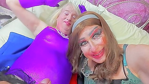 Brunette slut in stockings sucking deepthroat and cums